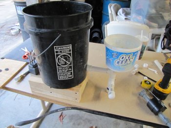 Bucket Reservior and Cup Assembly